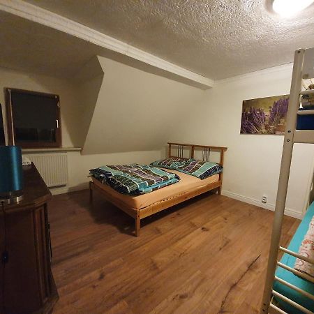 Dachgeschosswohnung In Neumuenster 2 Zimmer 外观 照片