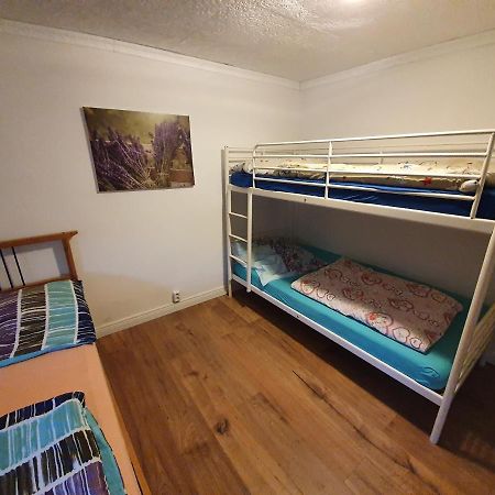 Dachgeschosswohnung In Neumuenster 2 Zimmer 外观 照片