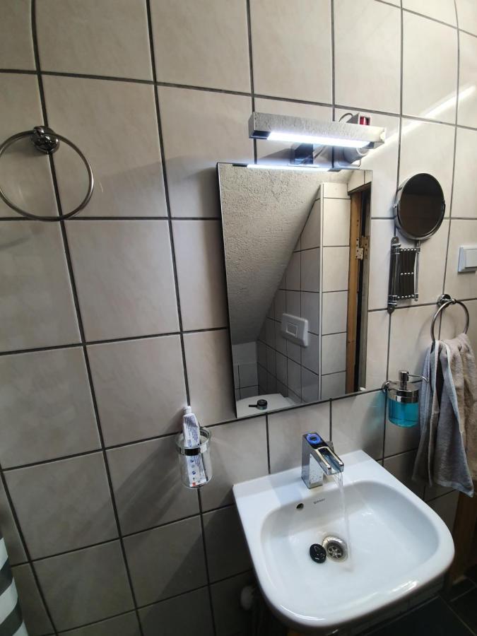 Dachgeschosswohnung In Neumuenster 2 Zimmer 外观 照片